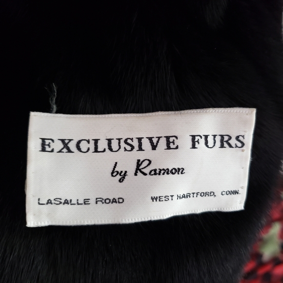 Genuine Black Canadian Mink Coat, Size 10/12, lovingly used - Picture 5 of 16